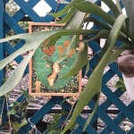 tra le fronde che si aprono maestose come corna d’alce tra gli alberi